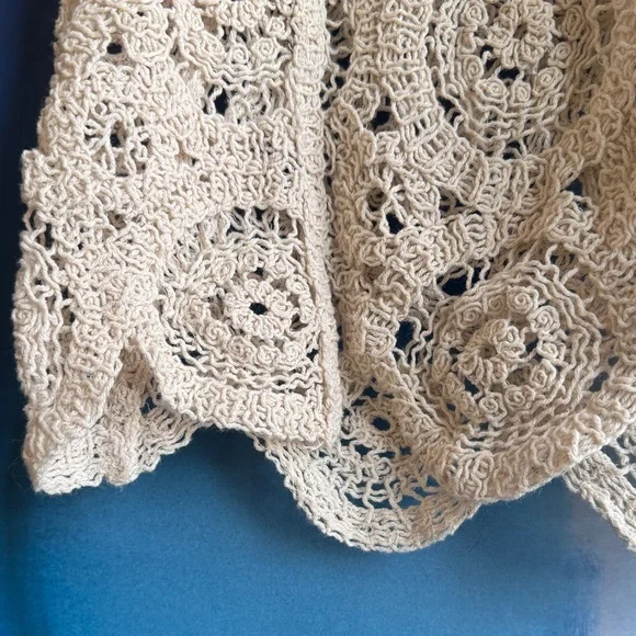 Solitaire Cream Crochet open knit puff sleeve boho top - Picture 5 of 9